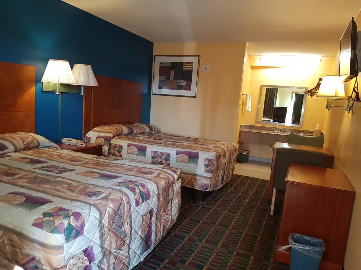 Executive Inn Victoria Exteriör bild