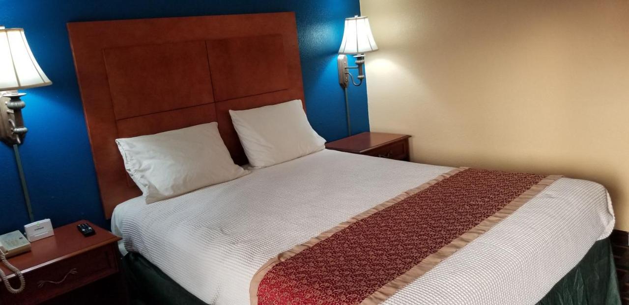 Executive Inn Victoria Exteriör bild