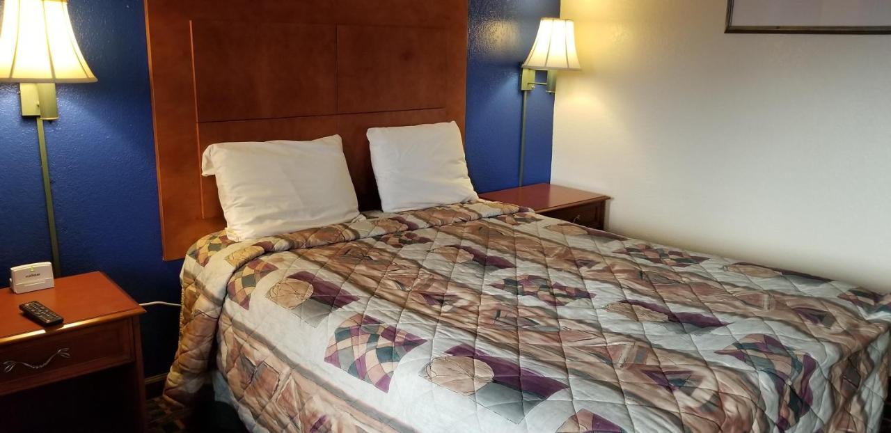Executive Inn Victoria Exteriör bild